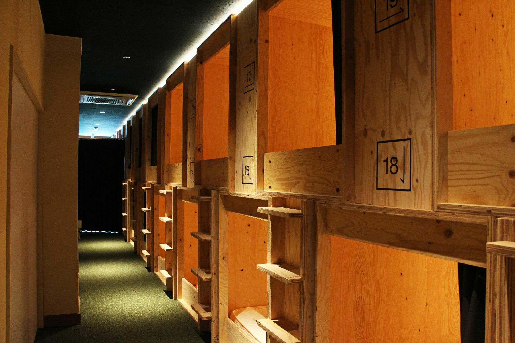 Travel&Book Hotel Hulatoncabin Takamatsu Extérieur photo